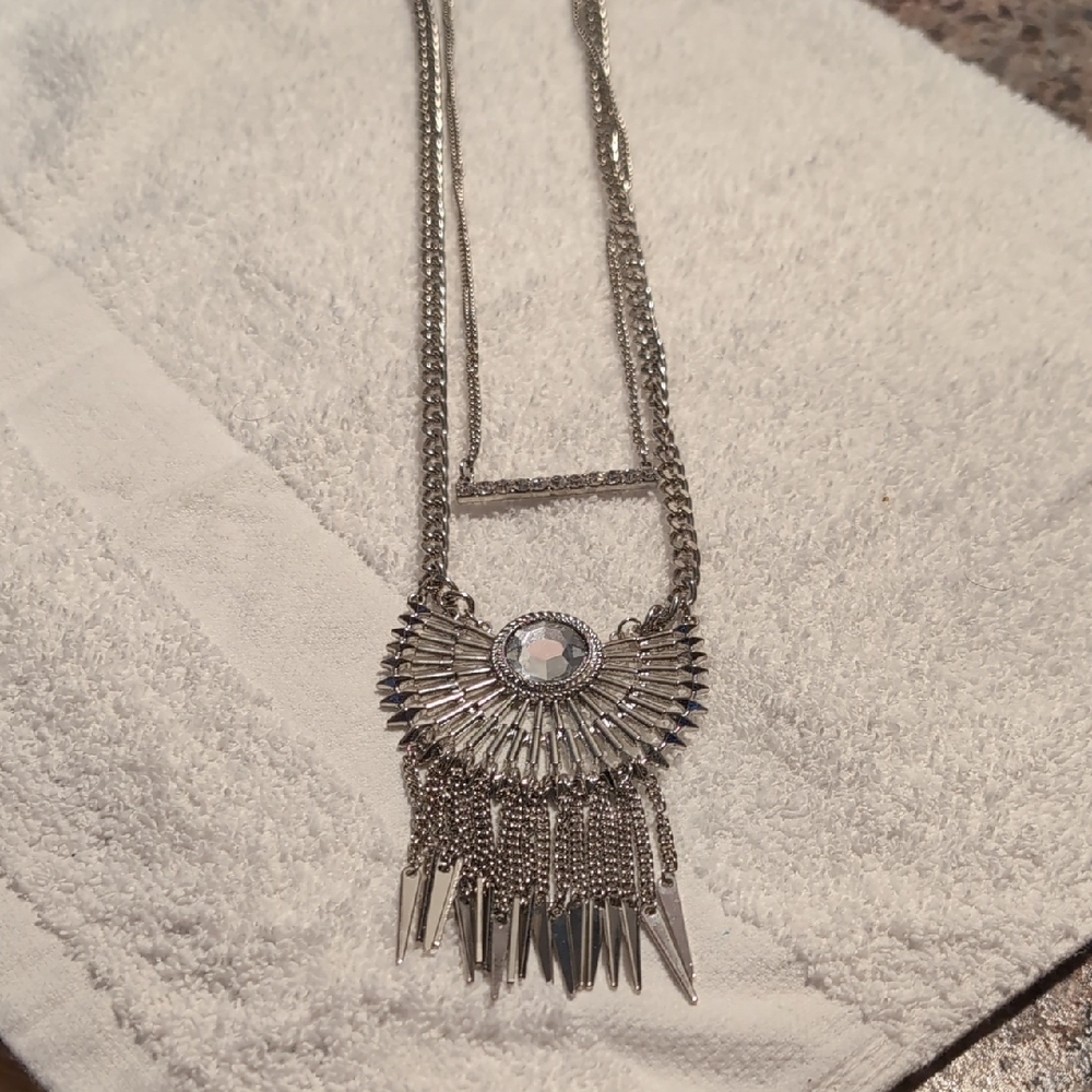 Elegant Silver Necklace with Crystal Accents